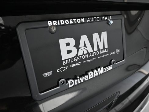Used 2024 Chrysler Pacifica Touring-L FWD image 29