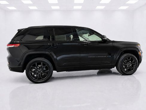 Used 2023 Jeep Grand Cherokee 30th Anniversary AWD/4WD image 7