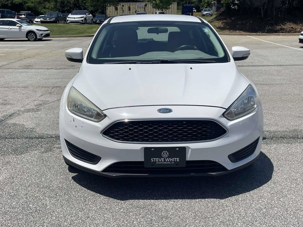 Used 2015 Ford Focus SE FWD image 2