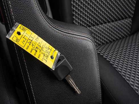 Used 2023 Nissan Versa S w/ Trunk Package image 31