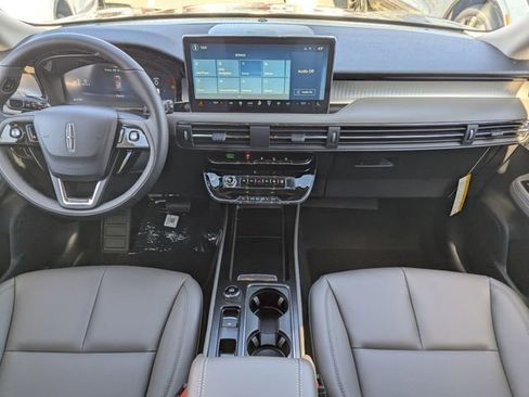 New 2026 Lincoln Corsair Premiere image 13