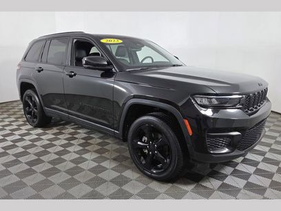 Used 2023 Jeep Grand Cherokee Altitude