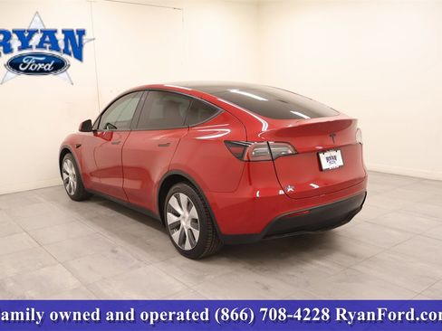 Used 2022 Tesla Model Y Long Range image 3