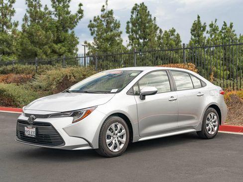 Certified 2026 Toyota Corolla LE FWD image 3