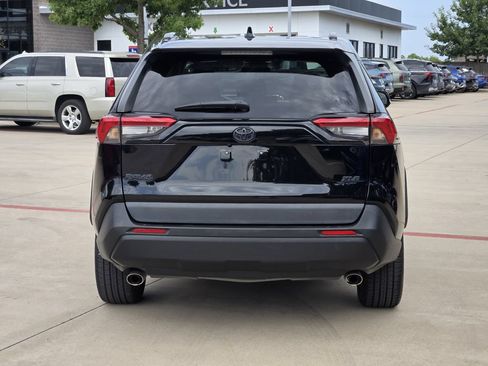Used 2022 Toyota RAV4 XLE Premium FWD image 13