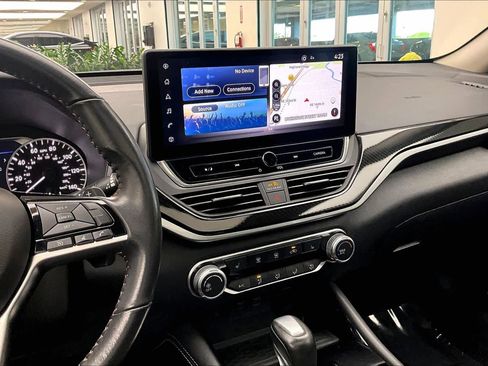 Used 2023 Nissan Altima 2.5 SR w/ SR Premium Package image 7