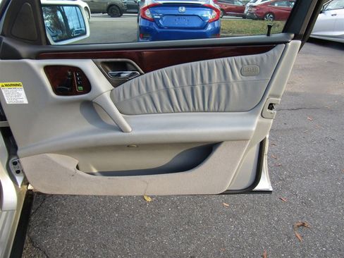 Used 1997 Mercedes-Benz E 320 Sedan image 22