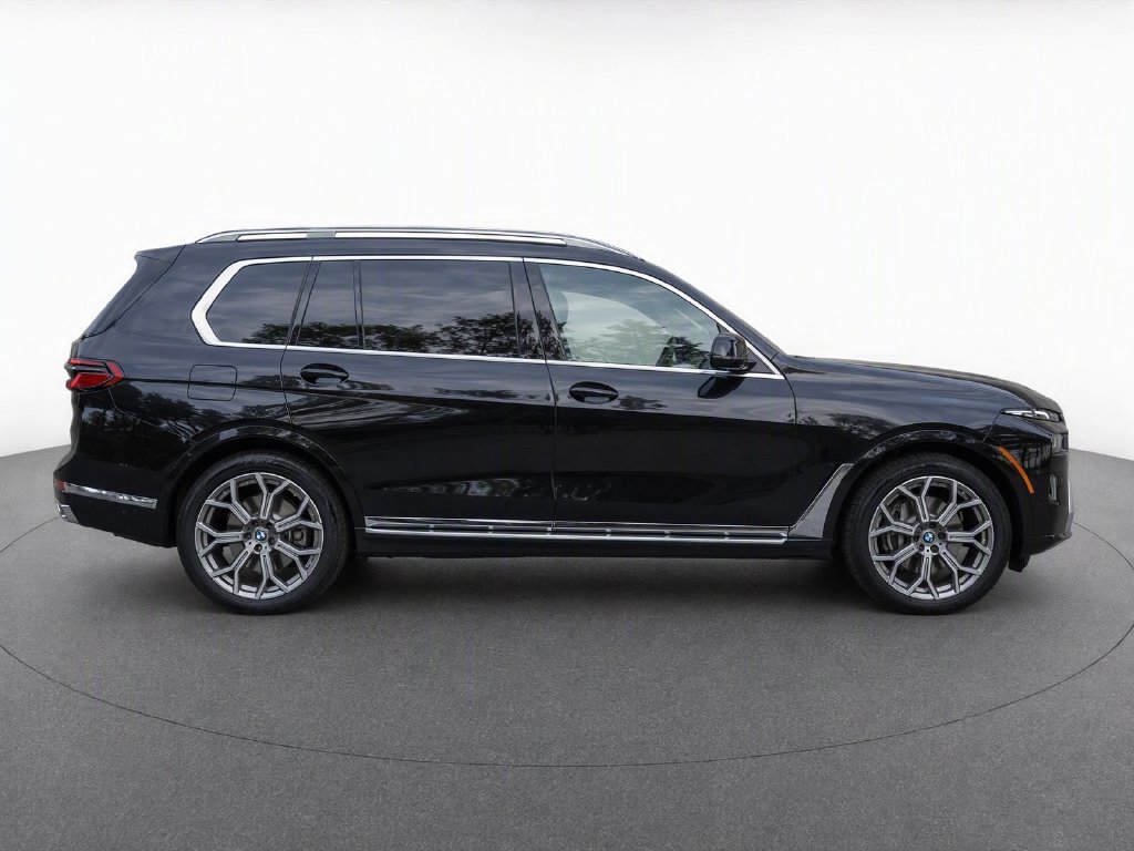 Certified 2025 BMW X7 xDrive40i AWD/4WD image 7