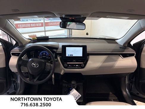 Used 2026 Toyota Corolla Cross L image 6