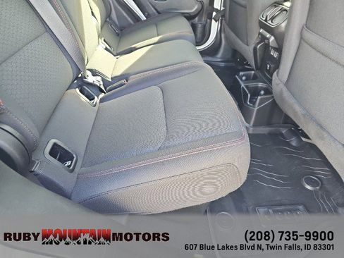 Used 2023 Jeep Gladiator Rubicon w/ Cold Weather Group image 38