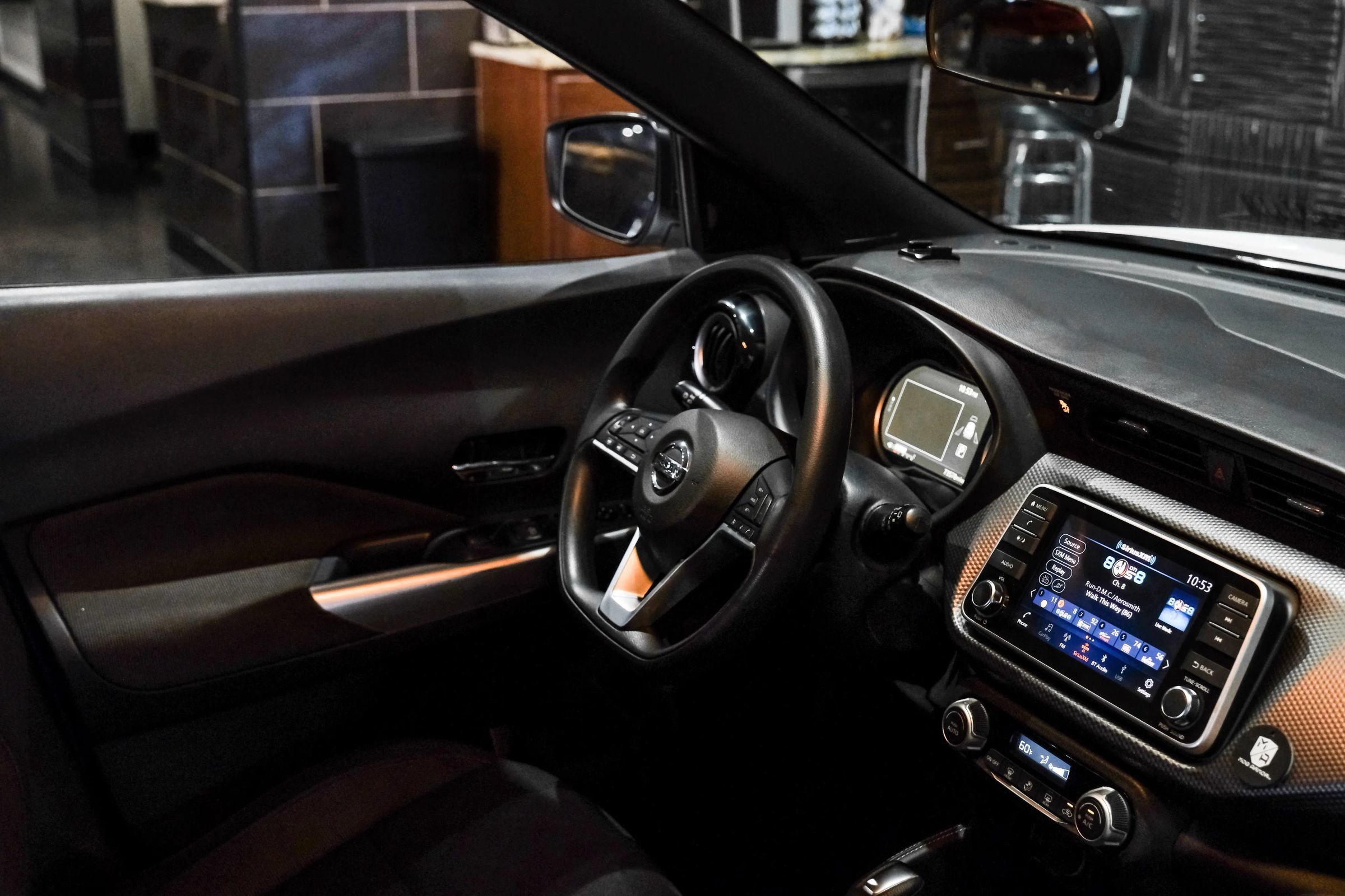 Used 2018 Nissan Kicks SV FWD image 14