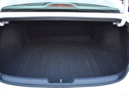 Used 2025 Hyundai Elantra SEL image 34