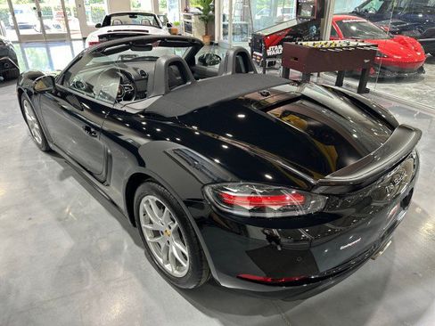 Used 2018 Porsche 718 Boxster RWD image 26