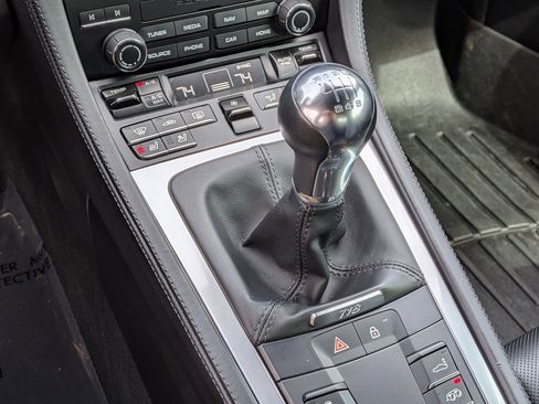 Certified 2024 Porsche 718 Cayman RWD image 17