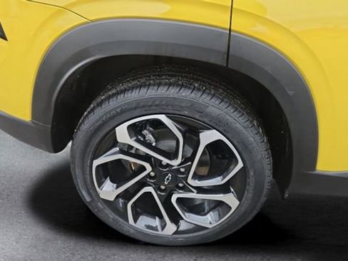 Used 2024 Chevrolet Trax RS w/ Sunroof Package image 16