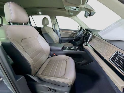 New 2026 Volkswagen Atlas SEL AWD/4WD image 32
