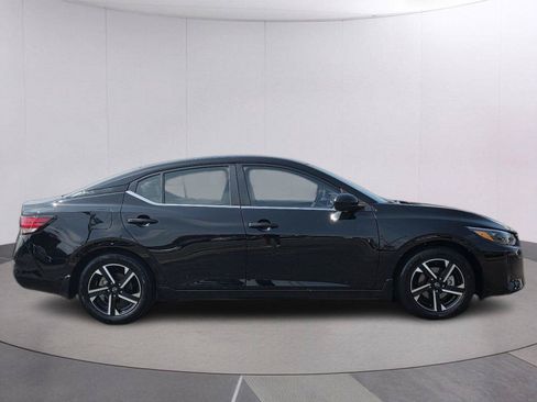Used 2025 Nissan Sentra SV FWD image 4