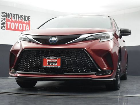 Used 2021 Toyota Sienna XSE FWD image 35