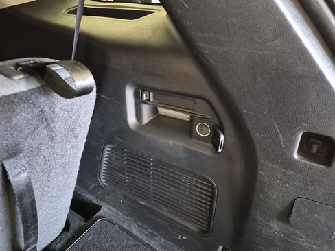Used 2025 Ford Explorer Active RWD image 18