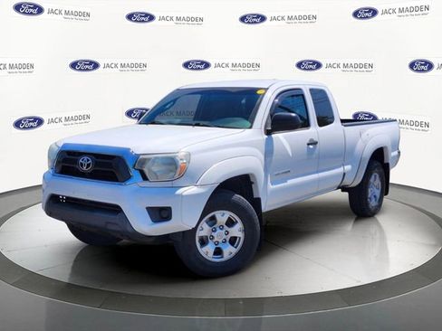 Used 2015 Toyota Tacoma 4x4 Access Cab w/ SR5 Package image 1