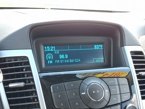 Used 2014 Chevrolet Cruze LT image 19