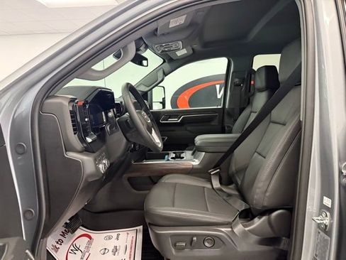 New 2026 GMC Sierra 2500 SLT w/ SLT Premium Package image 9