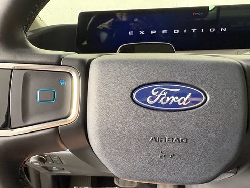 Used 2026 Ford Expedition Max Platinum w/ Platinum Ultimate Package AWD/4WD image 23