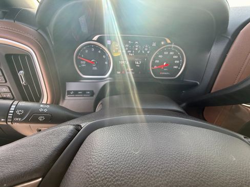 Used 2021 Chevrolet Silverado 1500 High Country w/ Technology Package image 13