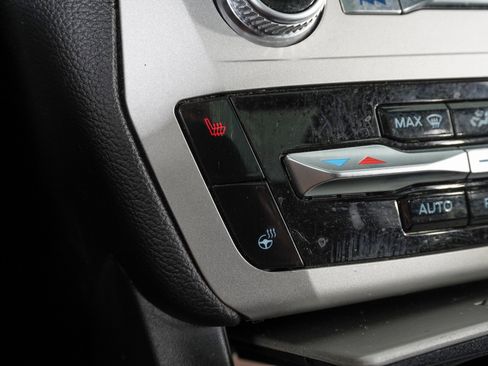 Used 2022 Ford Explorer XLT w/ Equipment Group 202A image 24