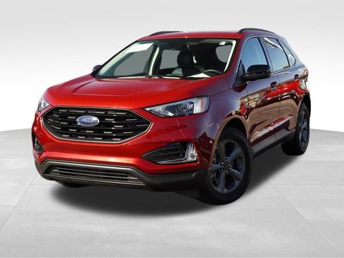 Used 2022 Ford Edge SEL w/ Sport Appearance Package image 2