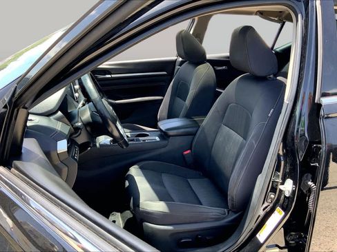 Used 2019 Nissan Altima 2.5 SV FWD image 8