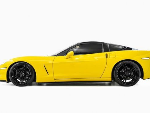 Used 2013 Chevrolet Corvette Coupe w/ 3LT Preferred Equipment Group RWD image 9