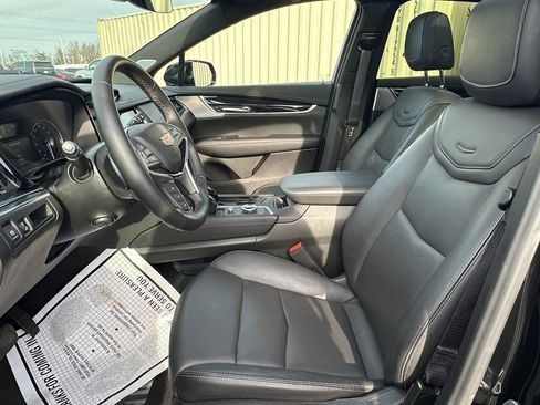 Certified 2025 Cadillac XT5 Premium Luxury image 19