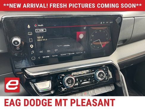 Used 2025 GMC Sierra 2500 AT4 w/ AT4 Premium Plus Package AWD/4WD image 12