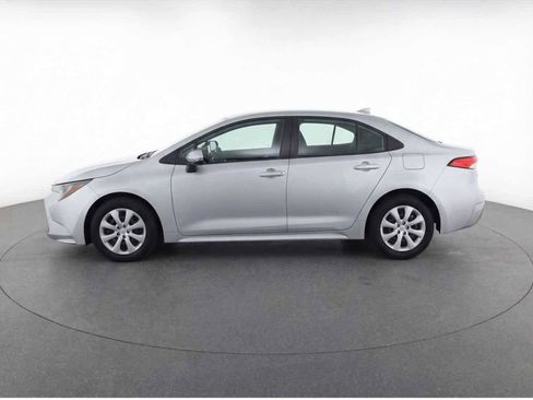 Used 2025 Toyota Corolla LE image 6