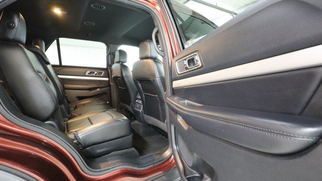 Used 2016 Ford Explorer XLT w/ Equipment Group 202A AWD/4WD image 12