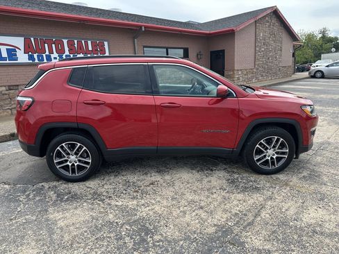 Used 2018 Jeep Compass Latitude w/ Popular Equipment Group FWD image 11