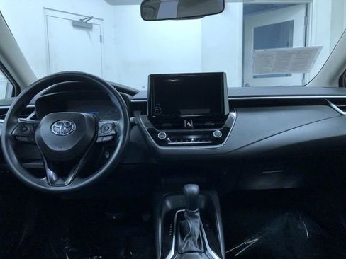 Used 2025 Toyota Corolla LE image 18