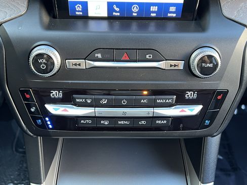 Used 2020 Ford Explorer Platinum AWD/4WD image 33