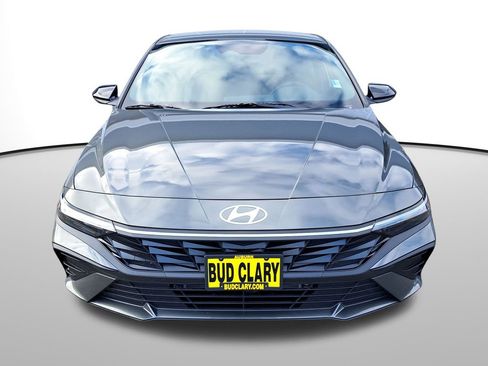 New 2025 Hyundai Elantra SEL image 2