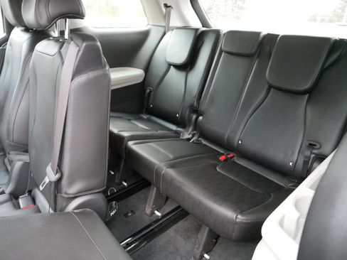 Certified 2022 Kia Carnival LX image 35