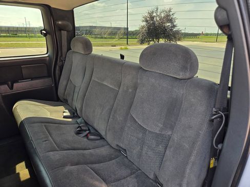 Used 2005 Chevrolet Silverado 1500 LS w/ Safe And Sound Package RWD image 38