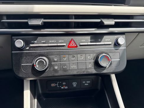 Certified 2025 Hyundai Tucson SE AWD/4WD image 30