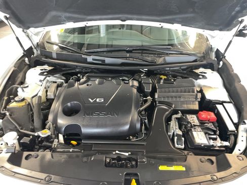 Used 2019 Nissan Maxima SR w/ Premium Package image 23