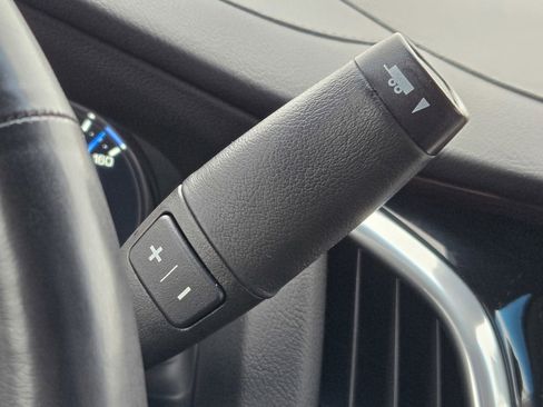 Used 2020 Cadillac Escalade ESV Premium Luxury image 23