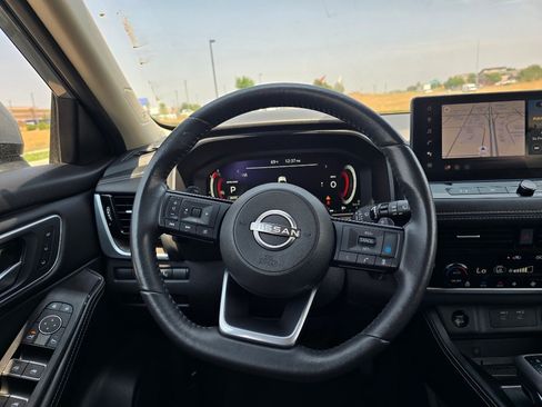 Used 2024 Nissan Rogue Platinum w/ Platinum Premium Package AWD/4WD image 29