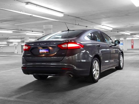 Used 2015 Ford Fusion SE image 7
