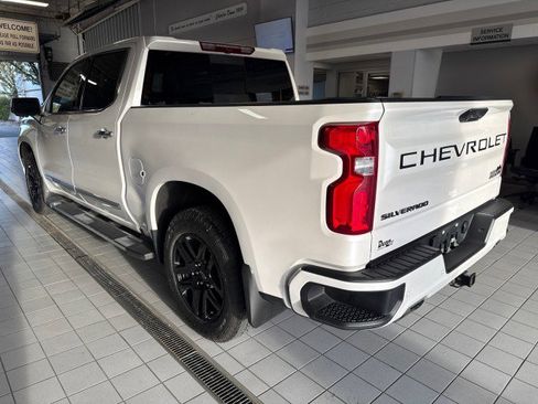 Used 2023 Chevrolet Silverado 1500 High Country w/ Z71 Off-Road Package AWD/4WD image 6