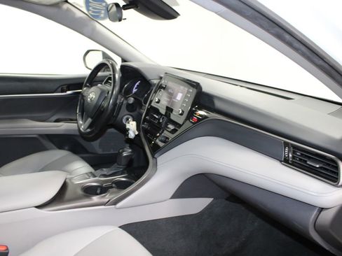Used 2022 Toyota Camry SE FWD image 25