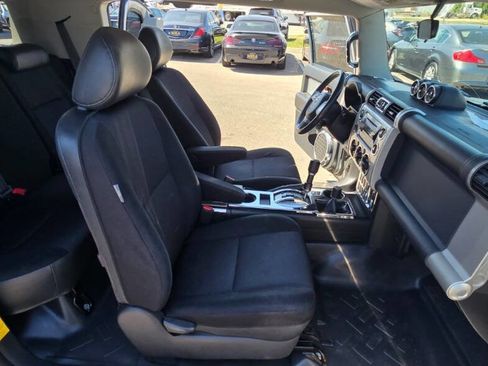 Used 2007 Toyota FJ Cruiser 4WD image 46